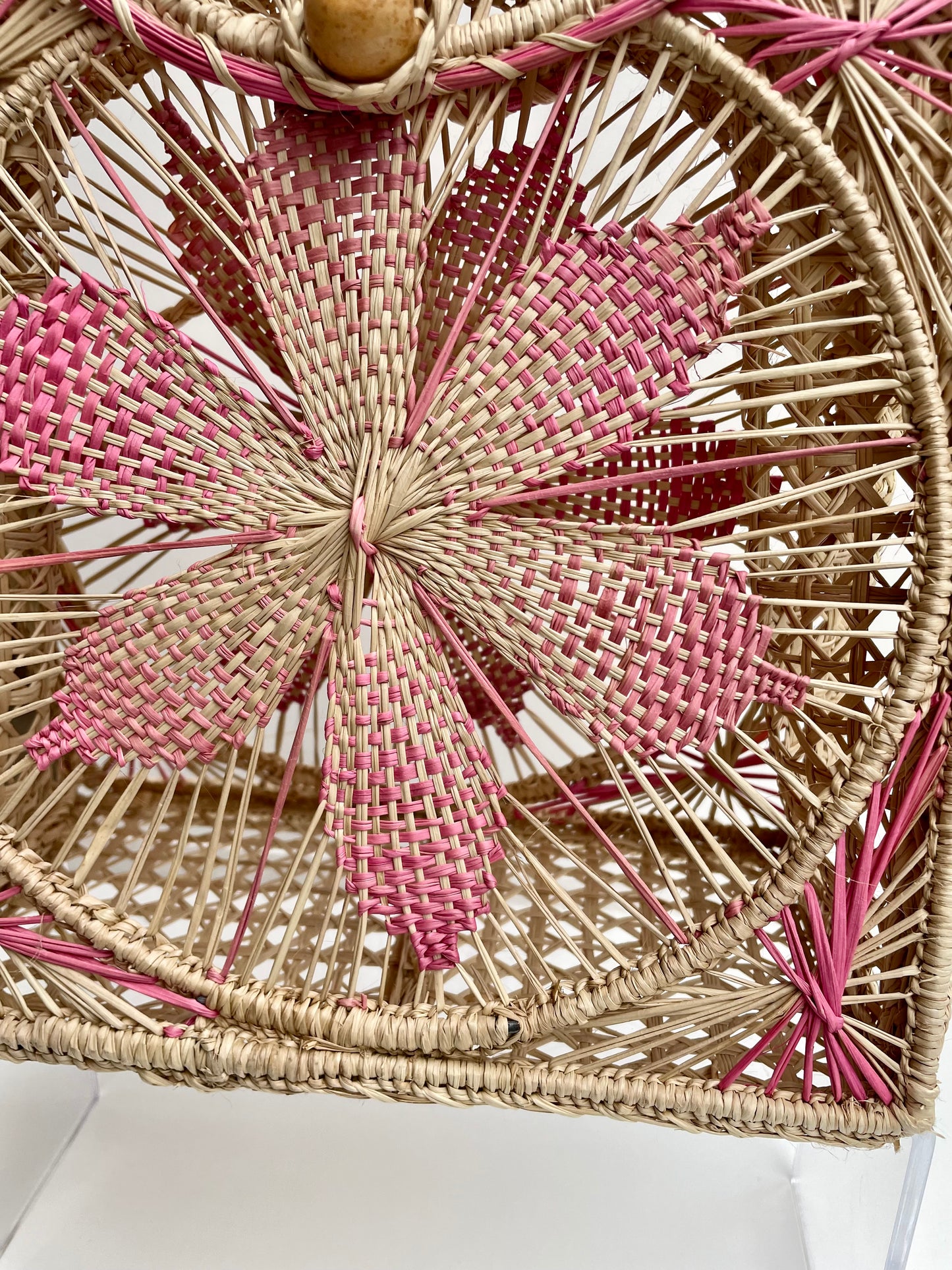 Iraca Palm Wrist Handbag (Light Pink)